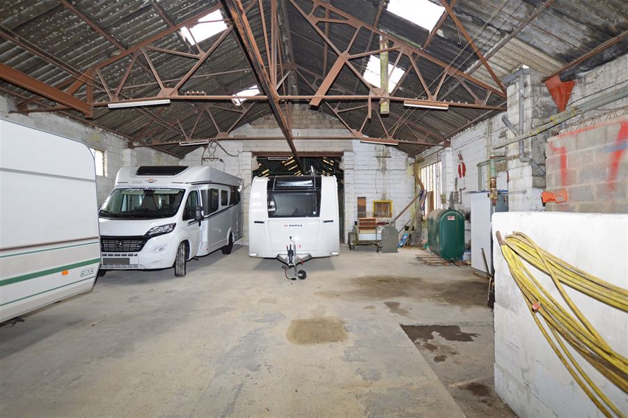 Maison avec grand atelier