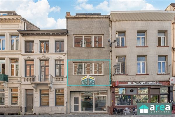 Op te frissen 2 slaapkamer appartement op toplocatie!
