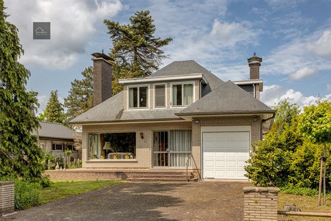 Te renoveren villa op 1058m² op absolute toplocatie
