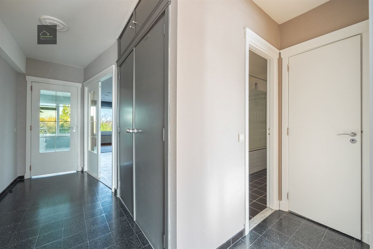 Lichtrijk appartement met 2 slaapkamers, autostaanplaats én groen uitzicht