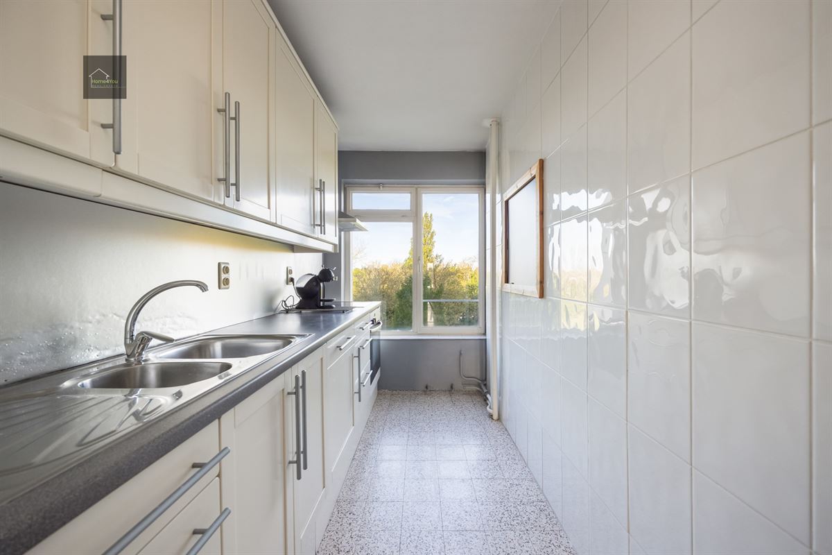 Lichtrijk appartement met 2 slaapkamers, autostaanplaats én groen uitzicht