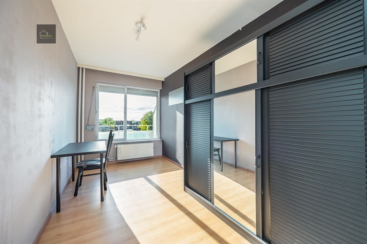 Lichtrijk appartement met 2 slaapkamers, autostaanplaats én groen uitzicht