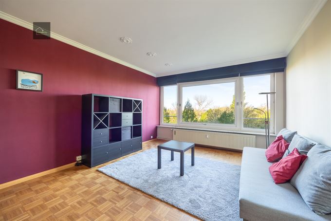 Lichtrijk appartement met 2 slaapkamers, autostaanplaats én groen uitzicht