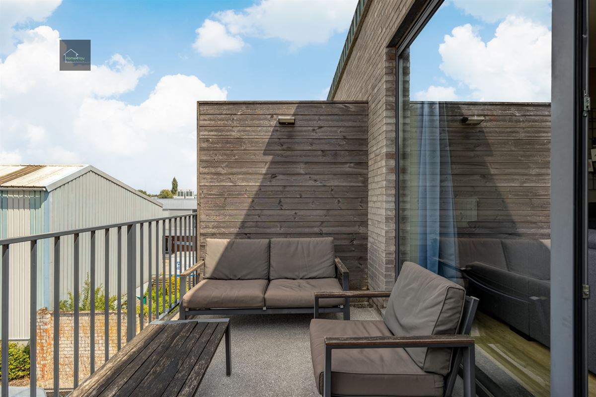 Modern instapklaar appartement met terras en autostaanplaats