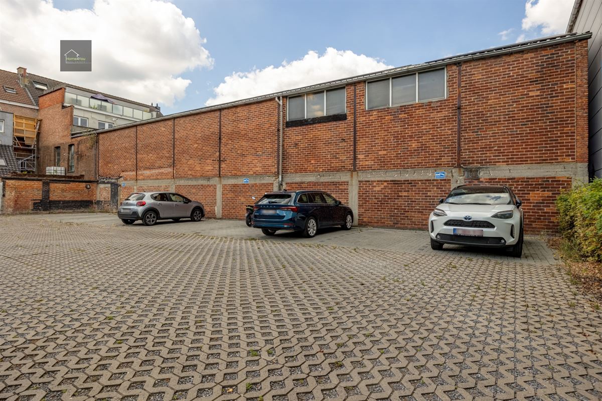 Modern instapklaar appartement met terras en autostaanplaats