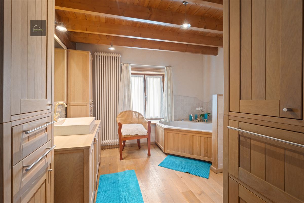 Enorme woning met alles erop en eraan!