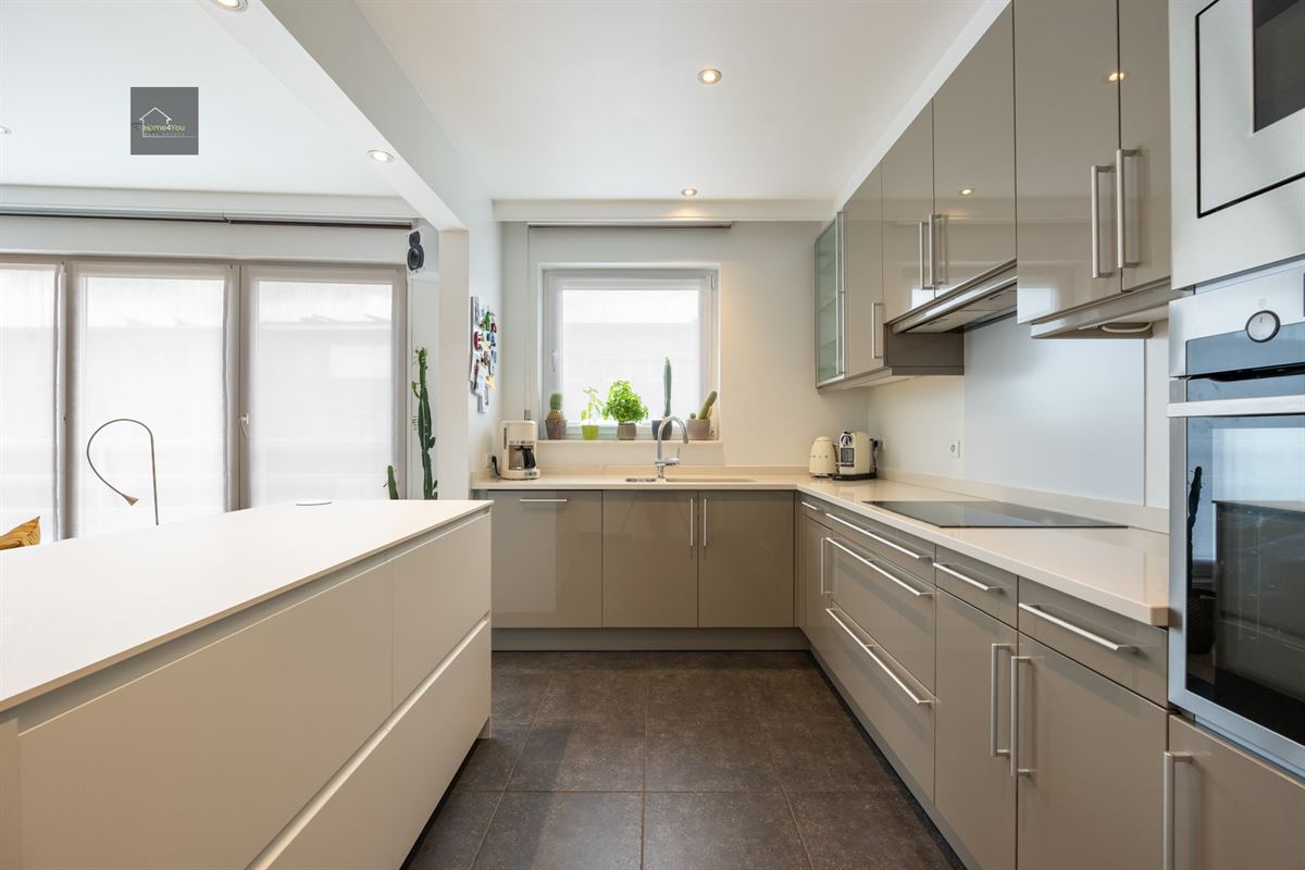 Ruim instapklaar appartement met garage en staanplaats