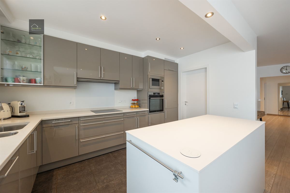 Ruim instapklaar appartement met garage en staanplaats
