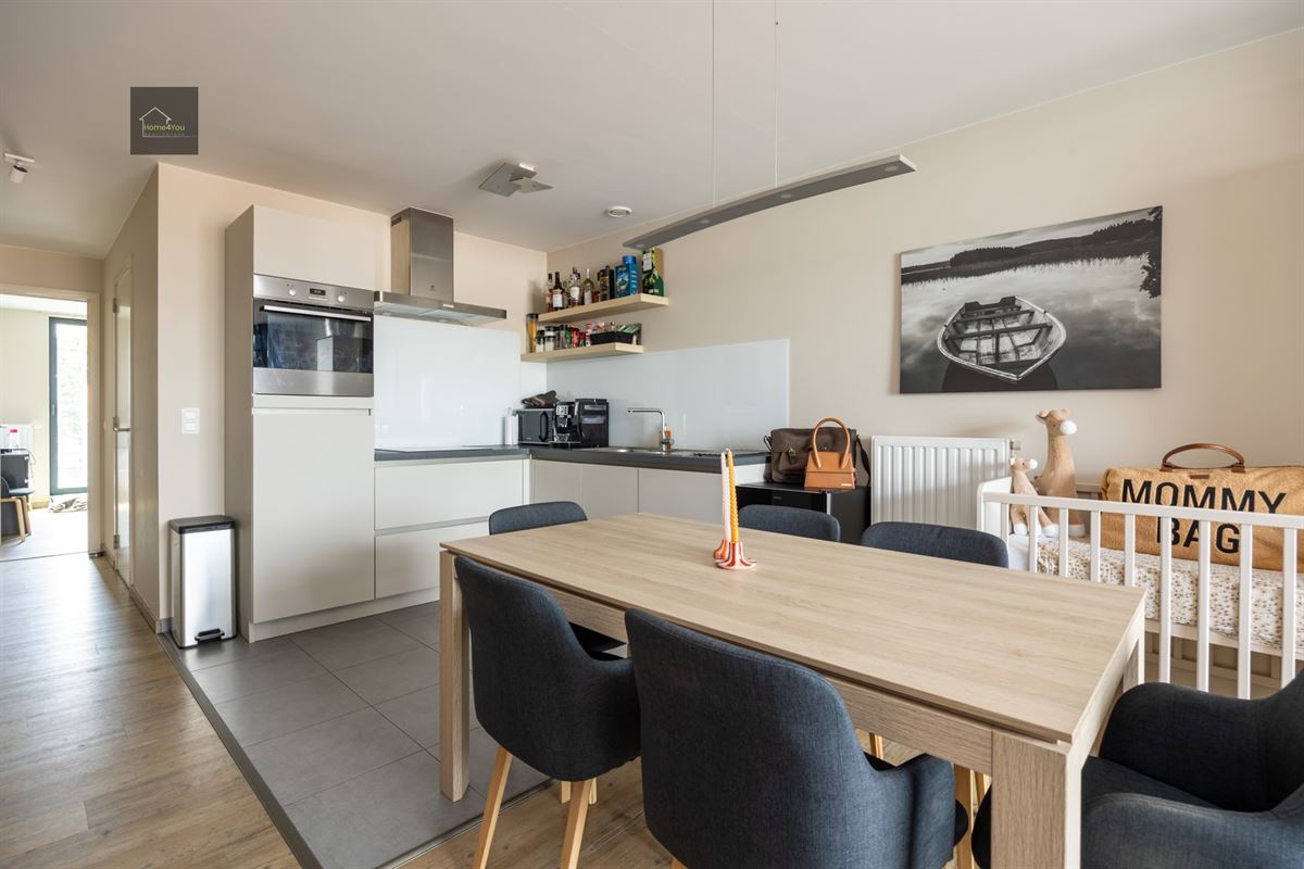 Modern instapklaar appartement met terras en autostaanplaats