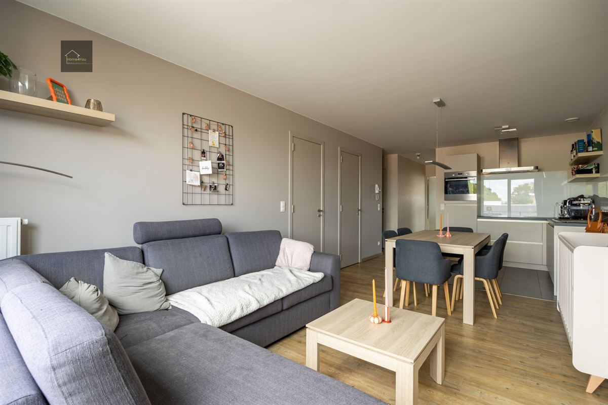 Modern instapklaar appartement met terras en autostaanplaats