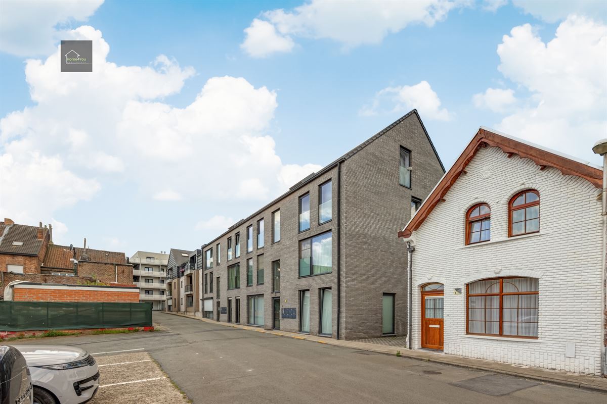 Modern instapklaar appartement met terras en autostaanplaats