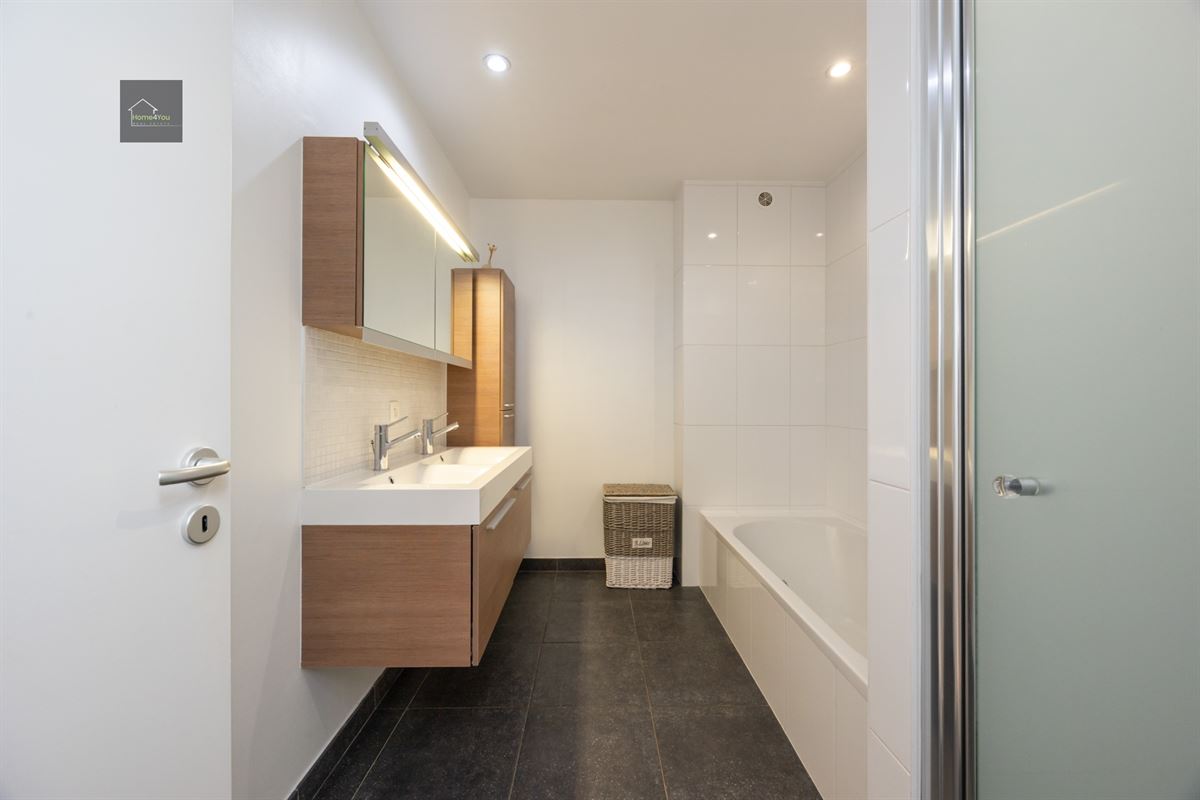 Ruim instapklaar appartement met garage en staanplaats