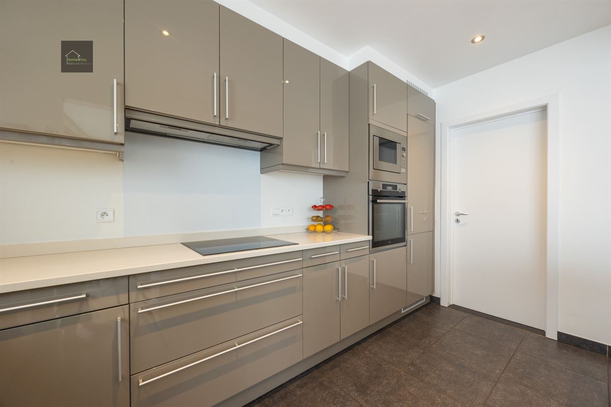 Ruim instapklaar appartement met garage en staanplaats