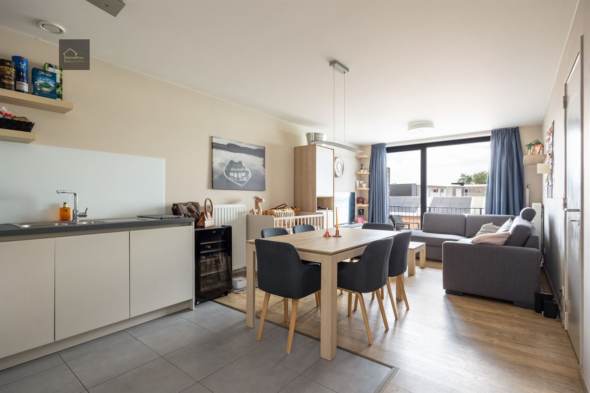 Modern instapklaar appartement met terras en autostaanplaats