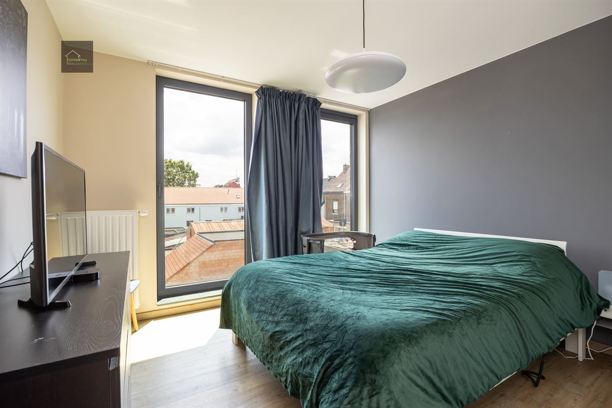 Modern instapklaar appartement met terras en autostaanplaats