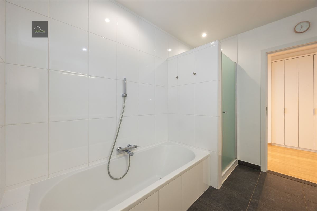 Ruim instapklaar appartement met garage en staanplaats