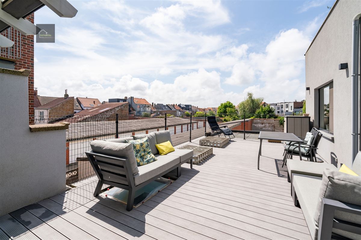 Ruim instapklaar appartement met groot Zuid-gericht terras!