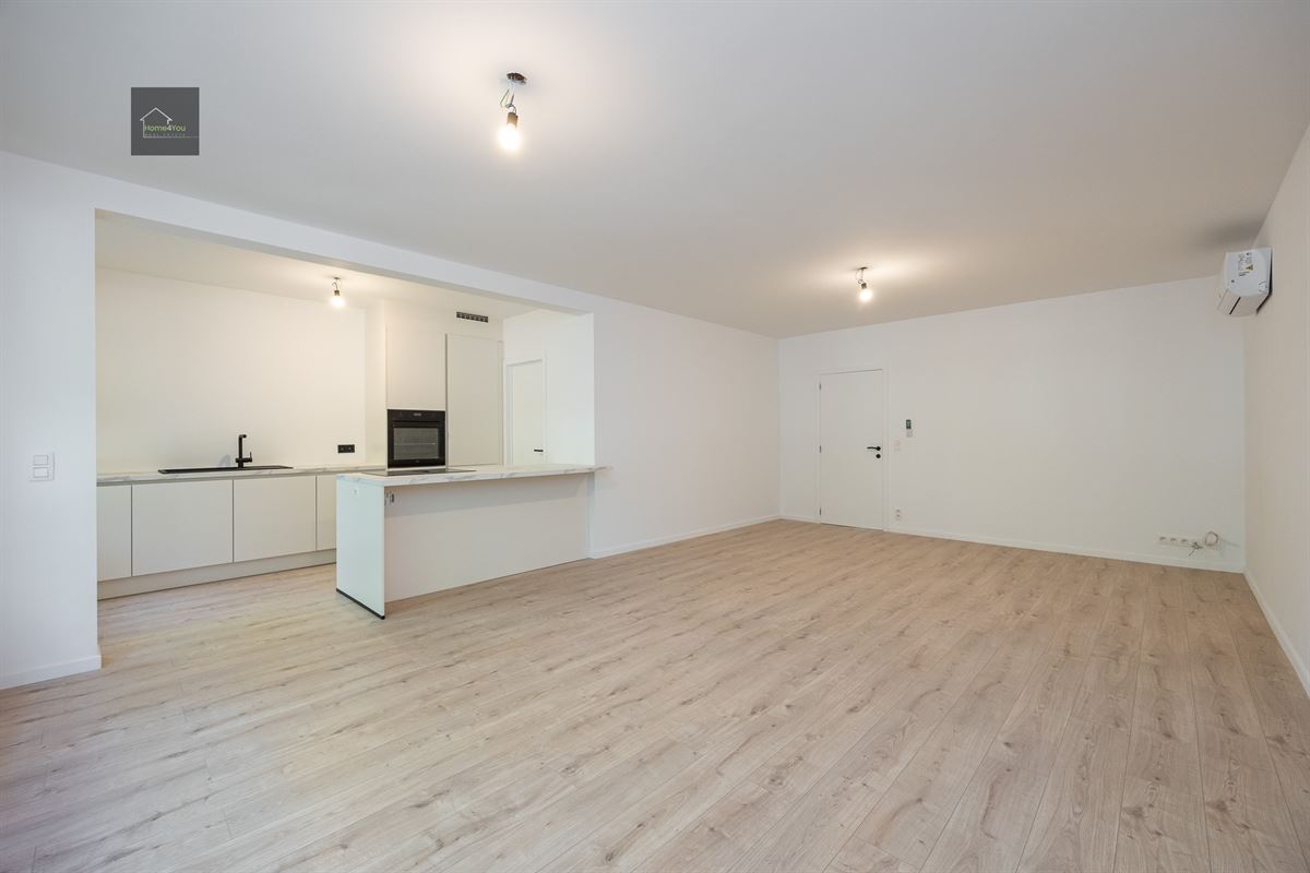 Gerenoveerd appartement met zonnepanelen in kleinschalige blok