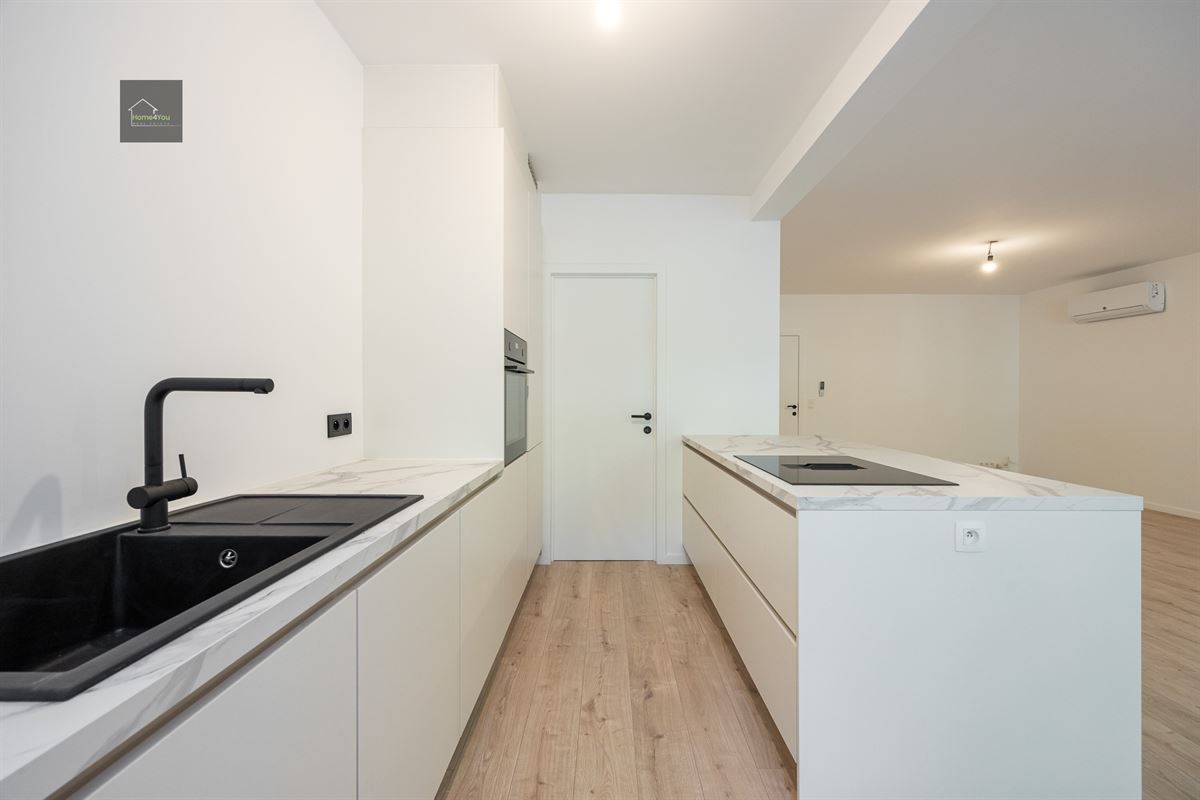 Gerenoveerd appartement met zonnepanelen in kleinschalige blok