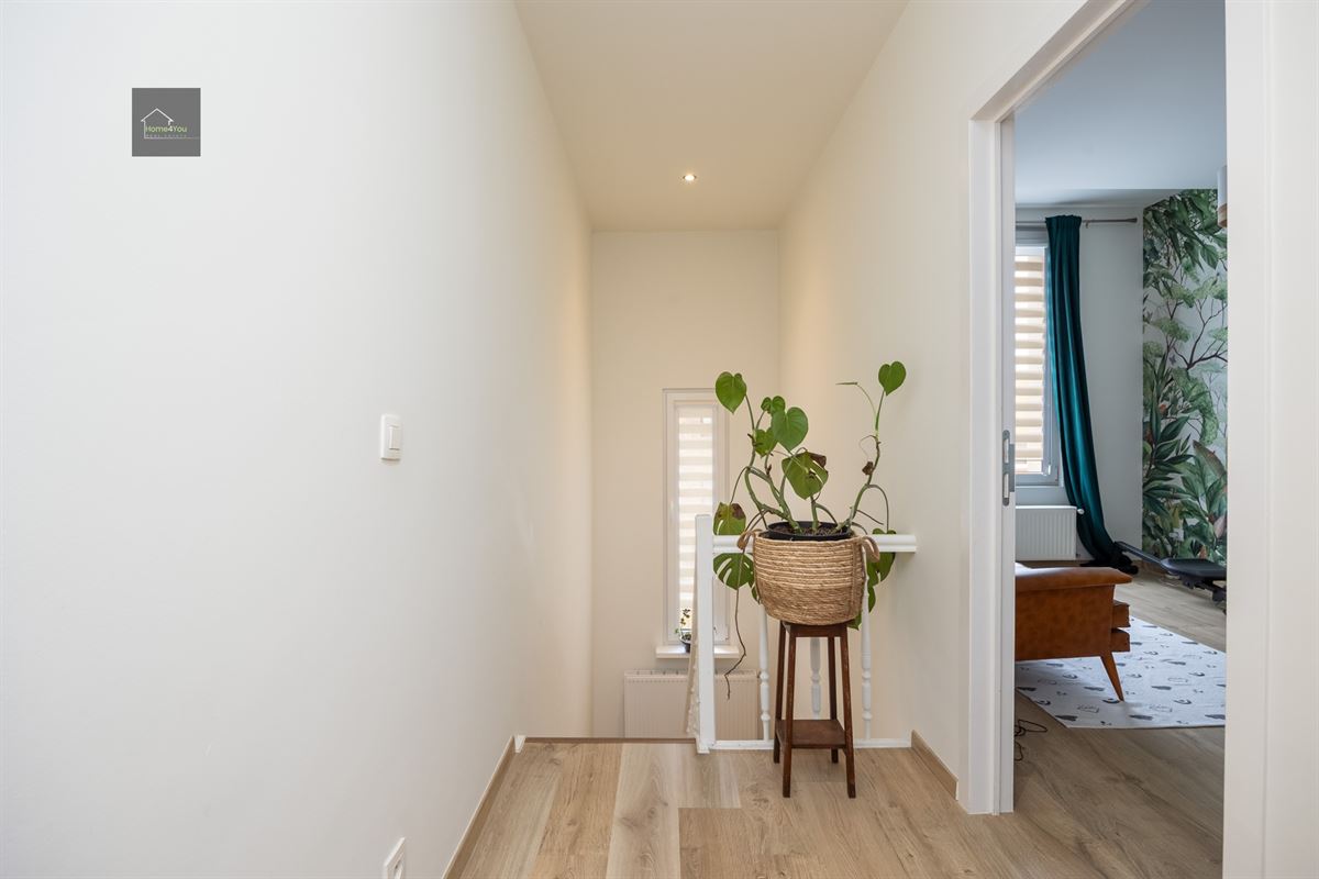 Instapklare woning met garage, oprit en stadstuin in hartje Deurne