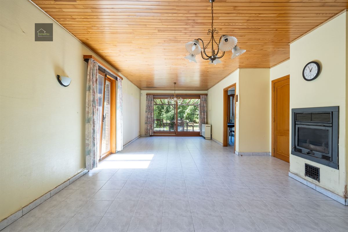 Te renoveren laagbouwvilla met private tuin en garage