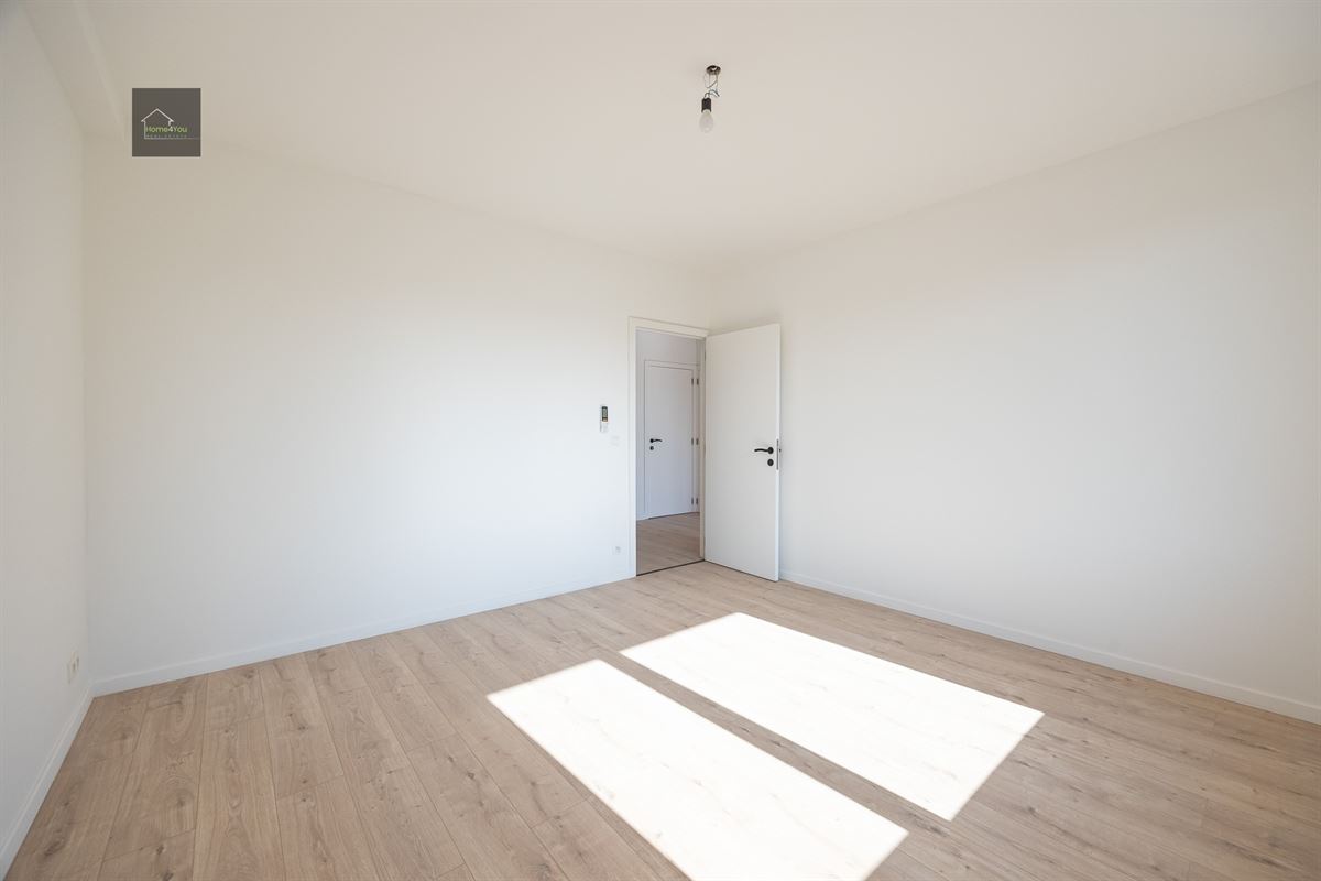 Gerenoveerd appartement met zonnepanelen in kleinschalige blok
