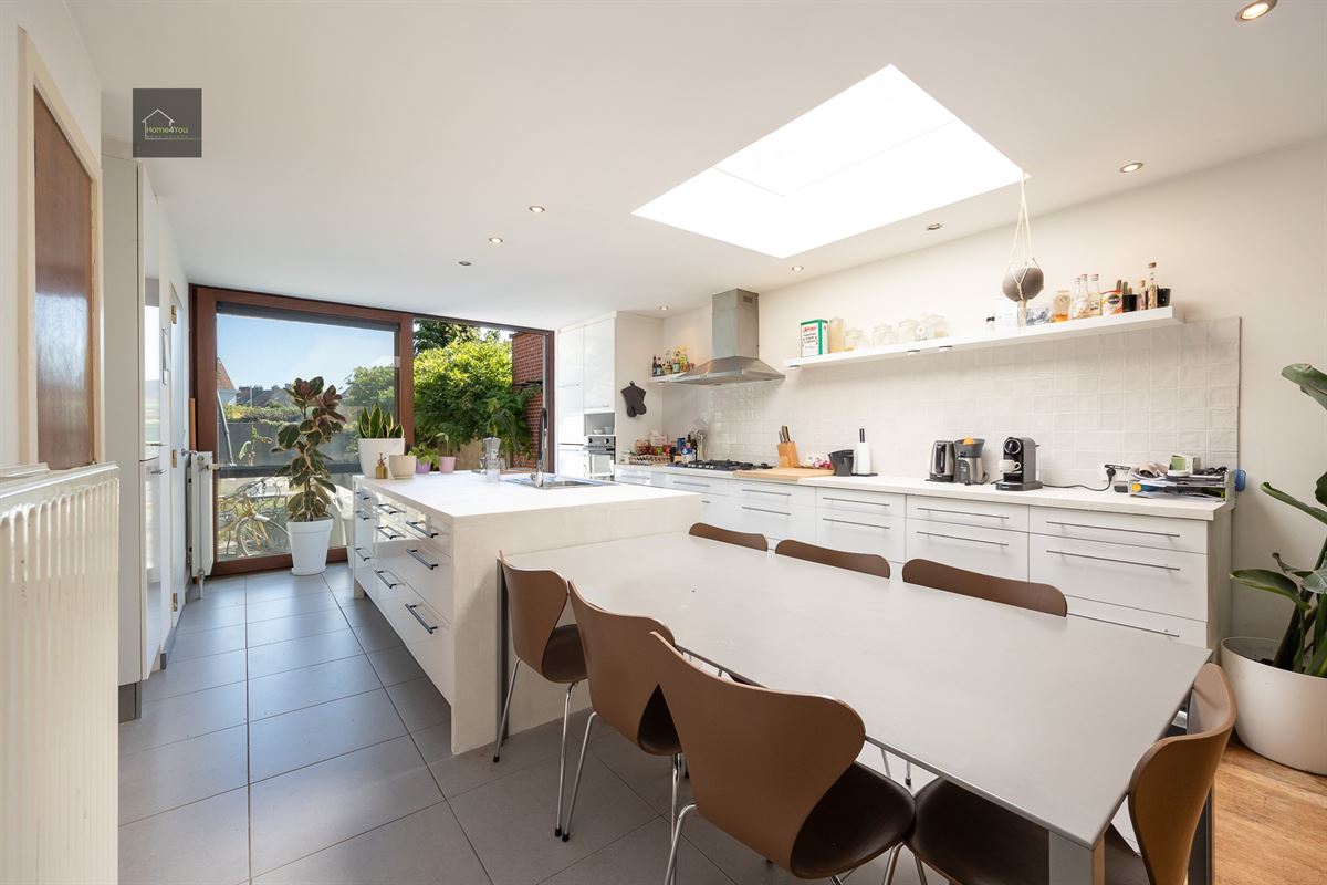 Gerenoveerde woning met 2 slaapkamers te koop!