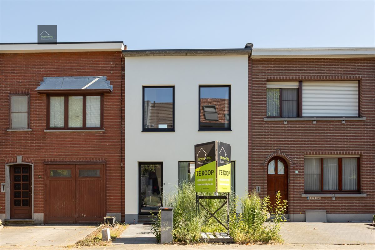 Gerenoveerde woning met 2 slaapkamers te koop!