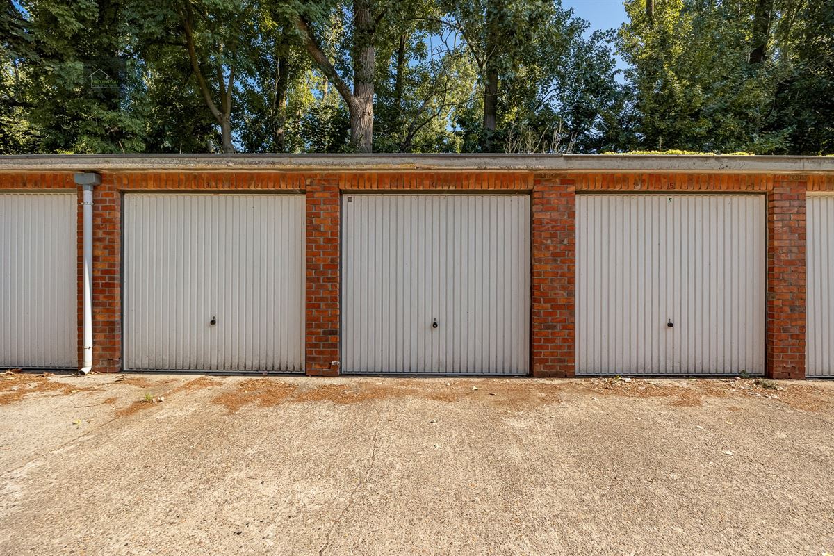 Afgesloten garagebox