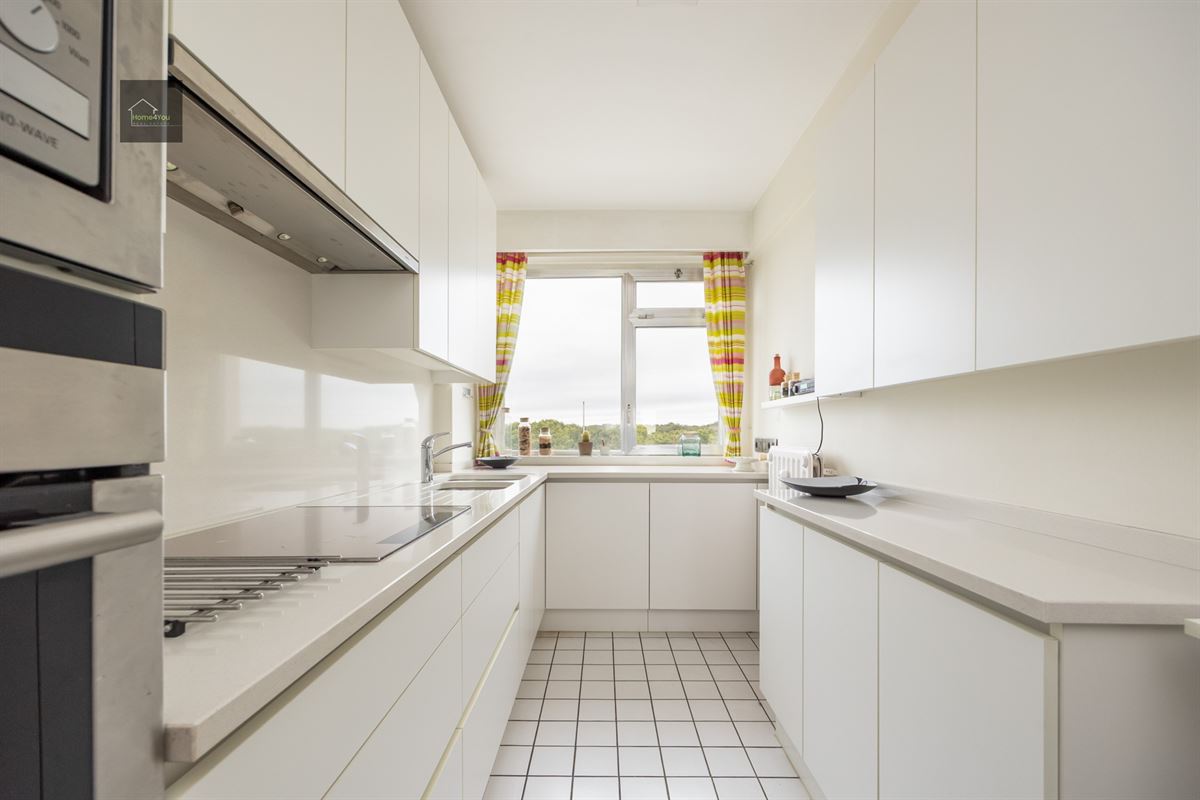 Licht en ruim appartement met uitzicht op het Rivierenhof