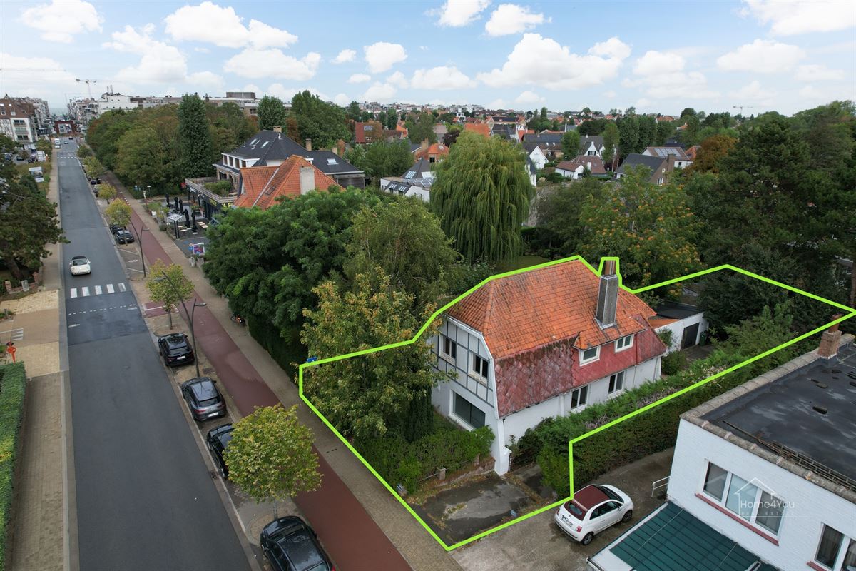 Ruime, authentieke(op te frissen)kustvilla te Koksijde Bad! 