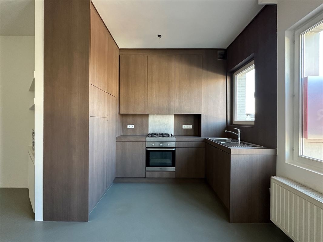 TWEELINGENSTRAAT 84 / 3L ANTWERPEN