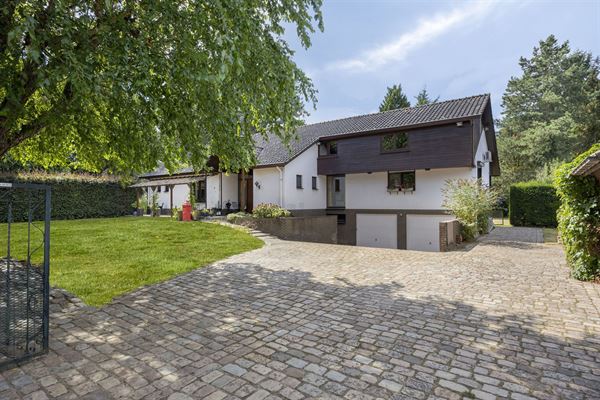 Charmante villa in rustige villawijk nabij NL-grens