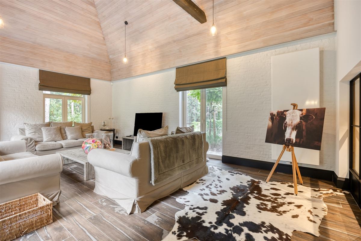 Landelijke luxe: unieke villa op 7.188 m² privé-domein