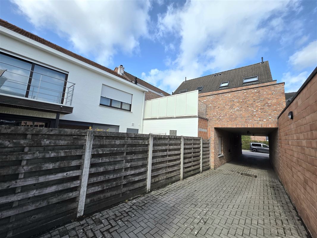 Instapklare duplex, 110 m2 met 2 slaapk, dakterras en garage