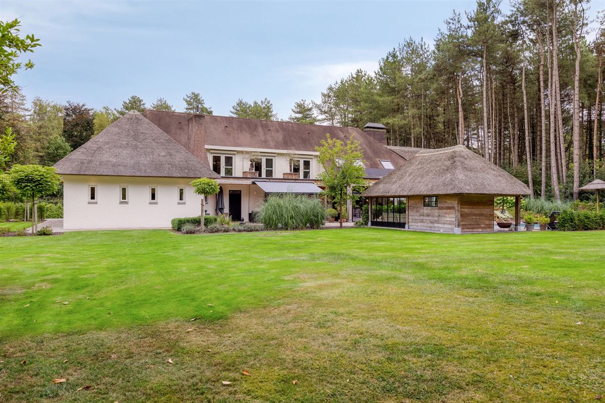 Landelijke luxe: unieke villa op 7.188 m² privé-domein