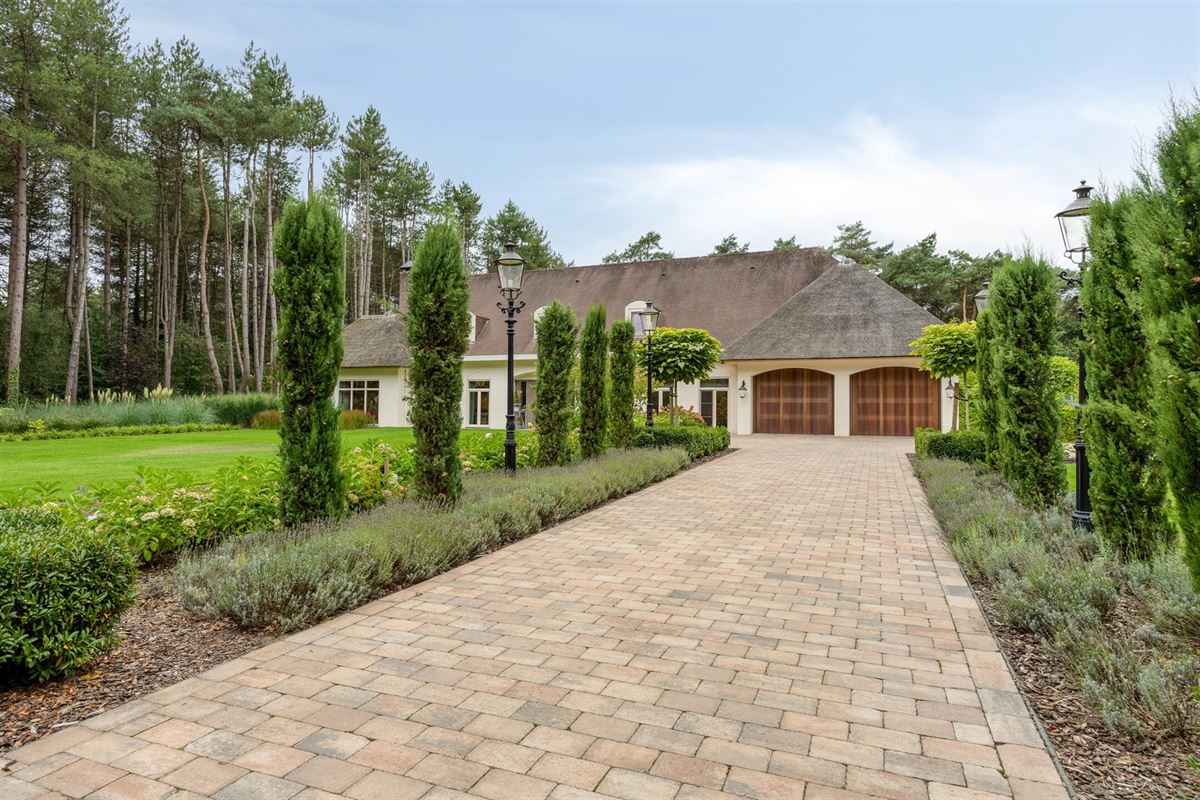 Landelijke luxe: unieke villa op 7.188 m² privé-domein