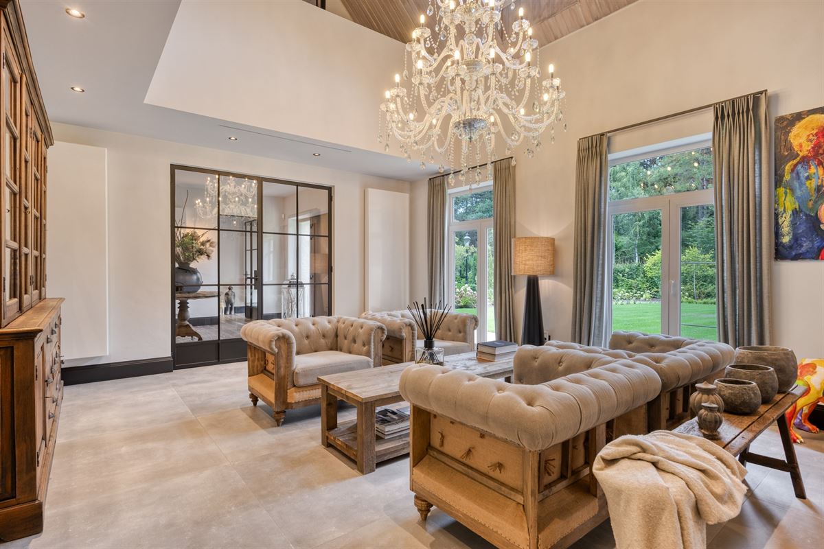 Landelijke luxe: unieke villa op 7.188 m² privé-domein