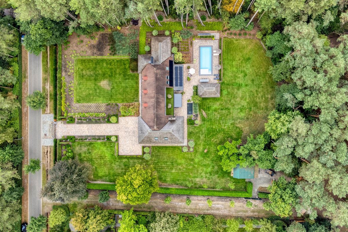 Landelijke luxe: unieke villa op 7.188 m² privé-domein