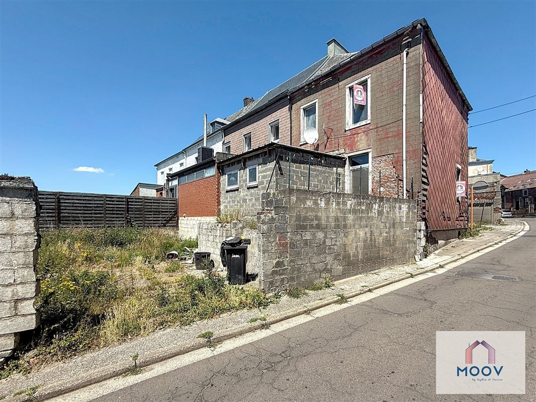 Maison 3 façades avec jardin ! A rénover !