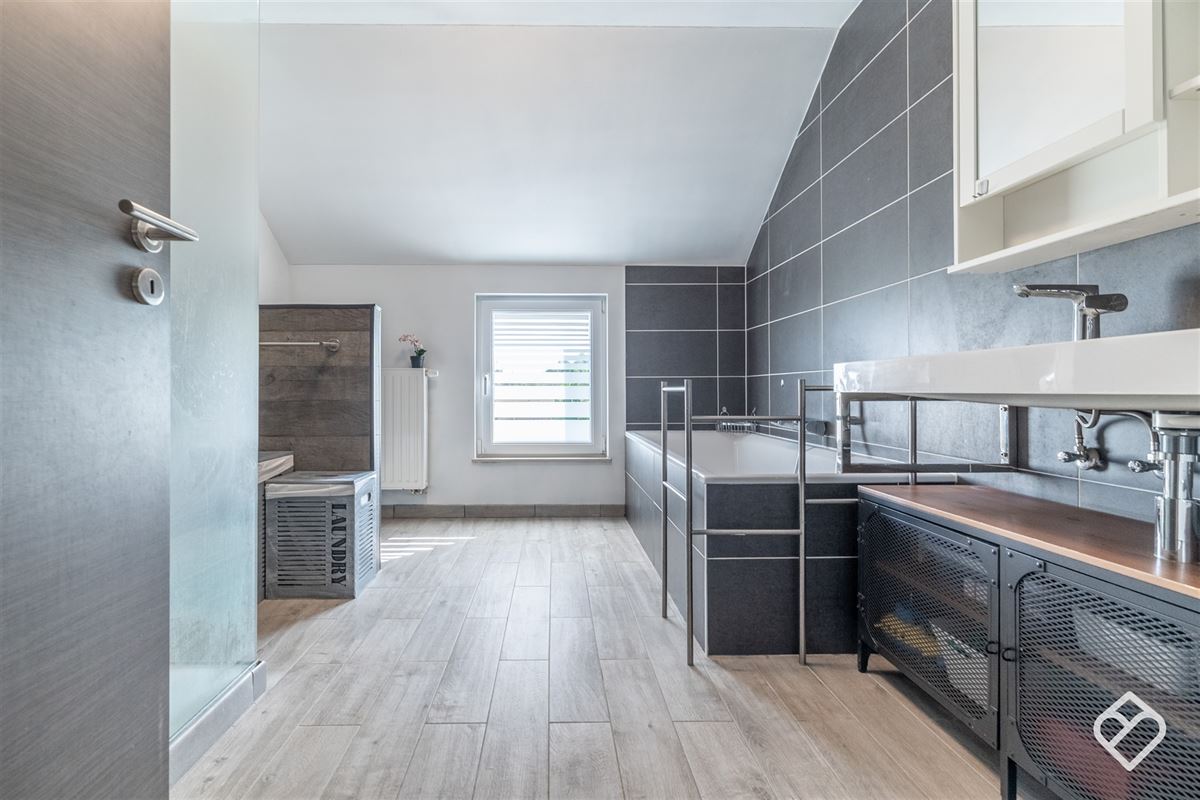 Maison récente avec 4 chambres à Hondelange