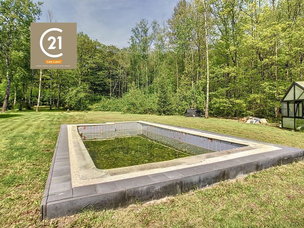 SUPERBE VILLA DE PLAIN-PIED AVEC PISCINE 