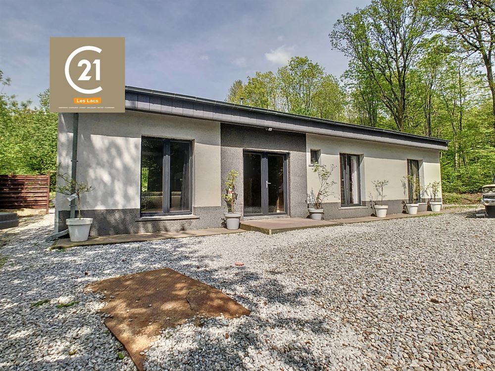 SUPERBE VILLA DE PLAIN-PIED AVEC PISCINE 