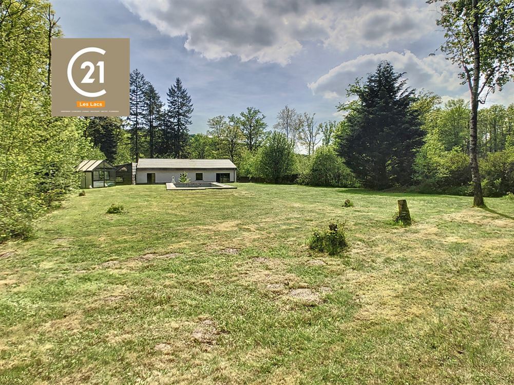 SUPERBE VILLA DE PLAIN-PIED AVEC PISCINE 