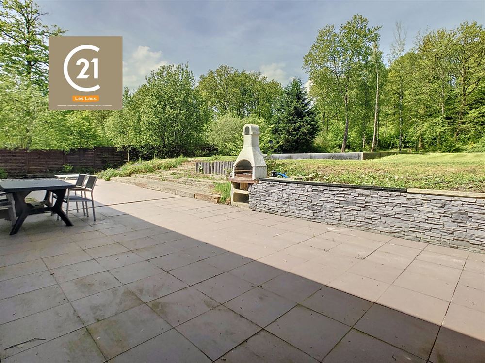 SUPERBE VILLA DE PLAIN-PIED AVEC PISCINE 