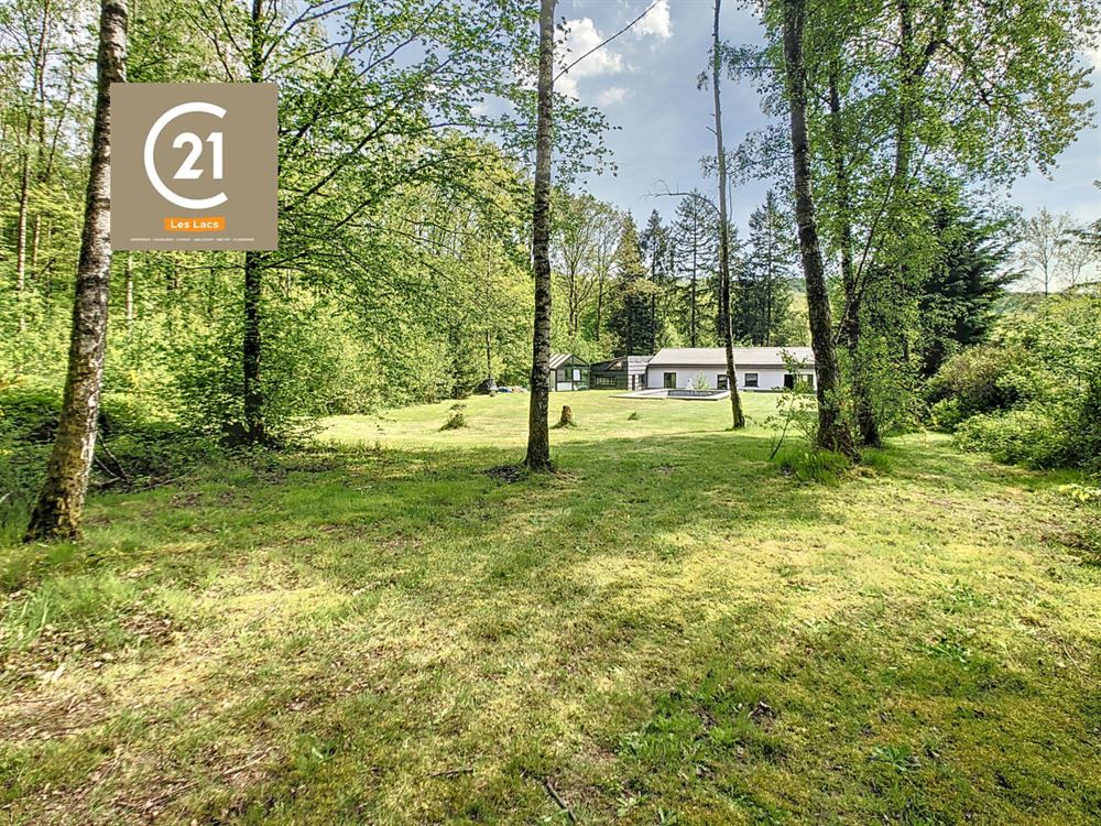 SUPERBE VILLA DE PLAIN-PIED AVEC PISCINE 