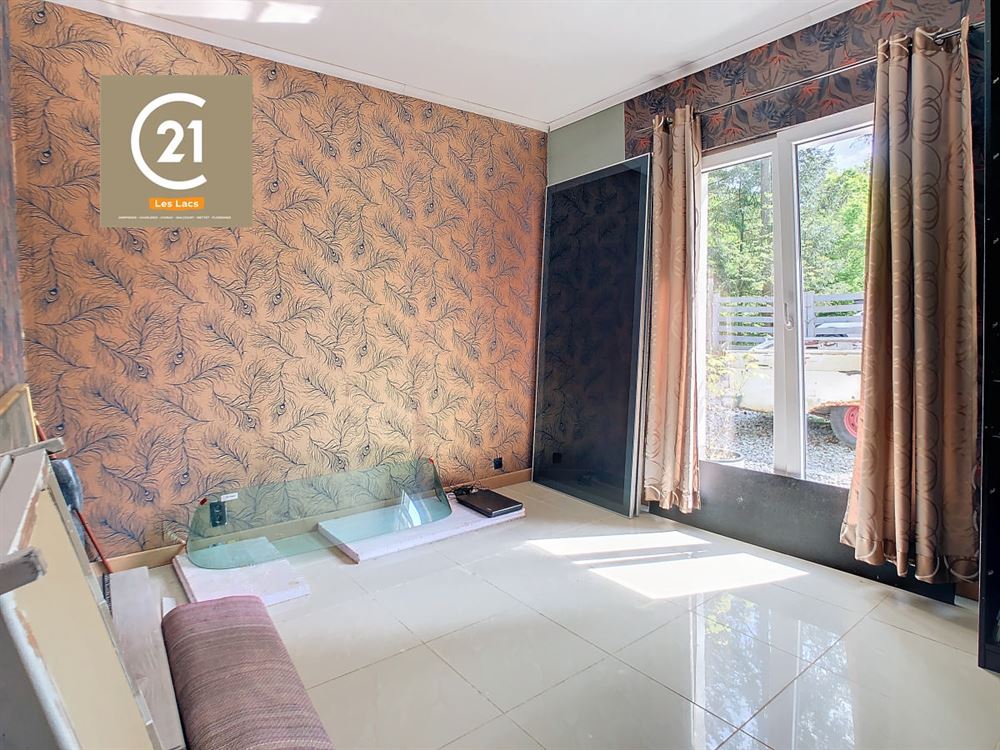 SUPERBE VILLA DE PLAIN-PIED AVEC PISCINE 