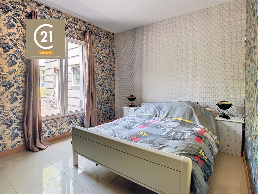 SUPERBE VILLA DE PLAIN-PIED AVEC PISCINE 