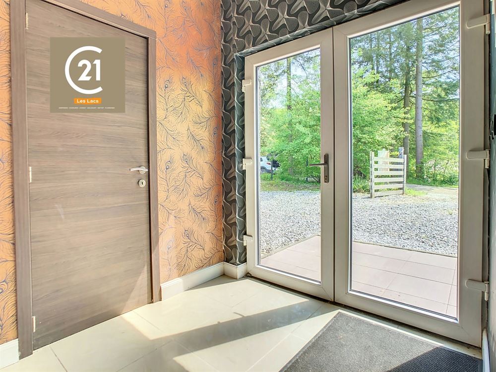 SUPERBE VILLA DE PLAIN-PIED AVEC PISCINE 