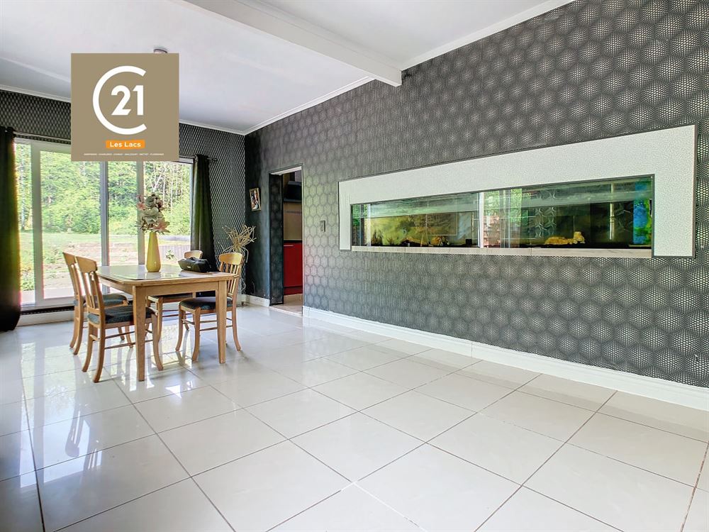 SUPERBE VILLA DE PLAIN-PIED AVEC PISCINE 